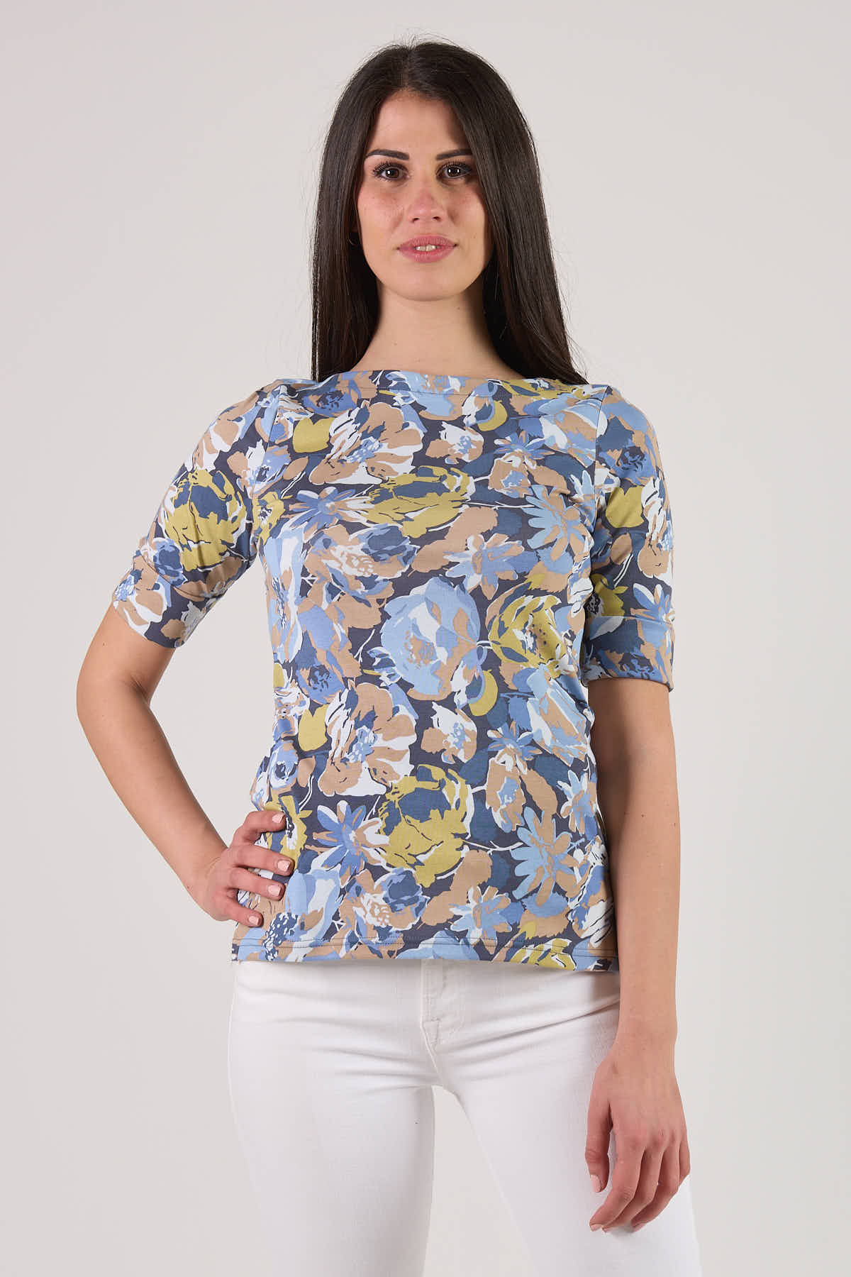 T-shirt fantasia a fiori mezza manica